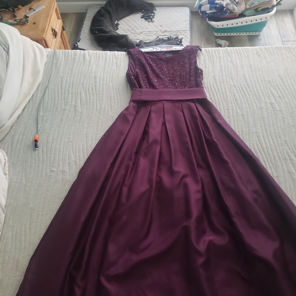 Ballgown - Picture 2 of 4